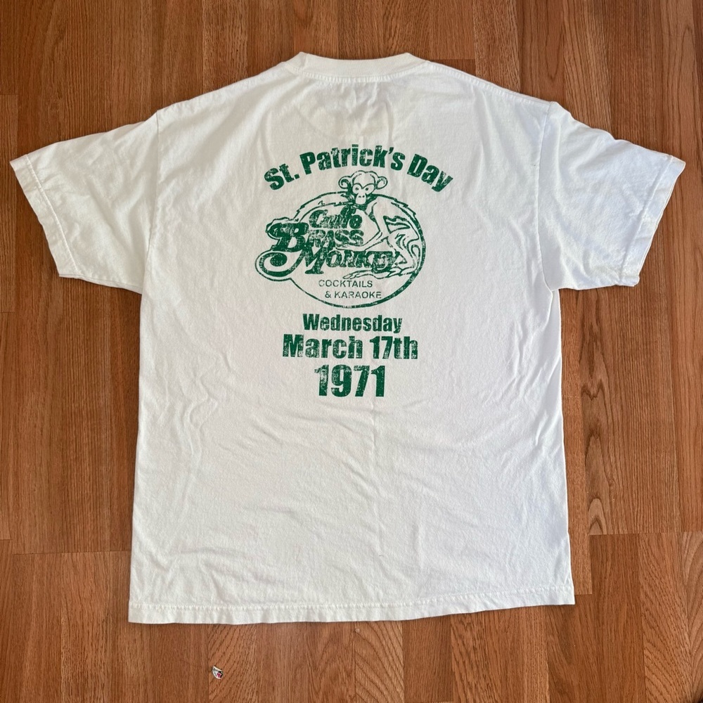 VINTAGE Men’s Café Brass Monkey Bar St. Patrick’s Day T-shirt Green White Small